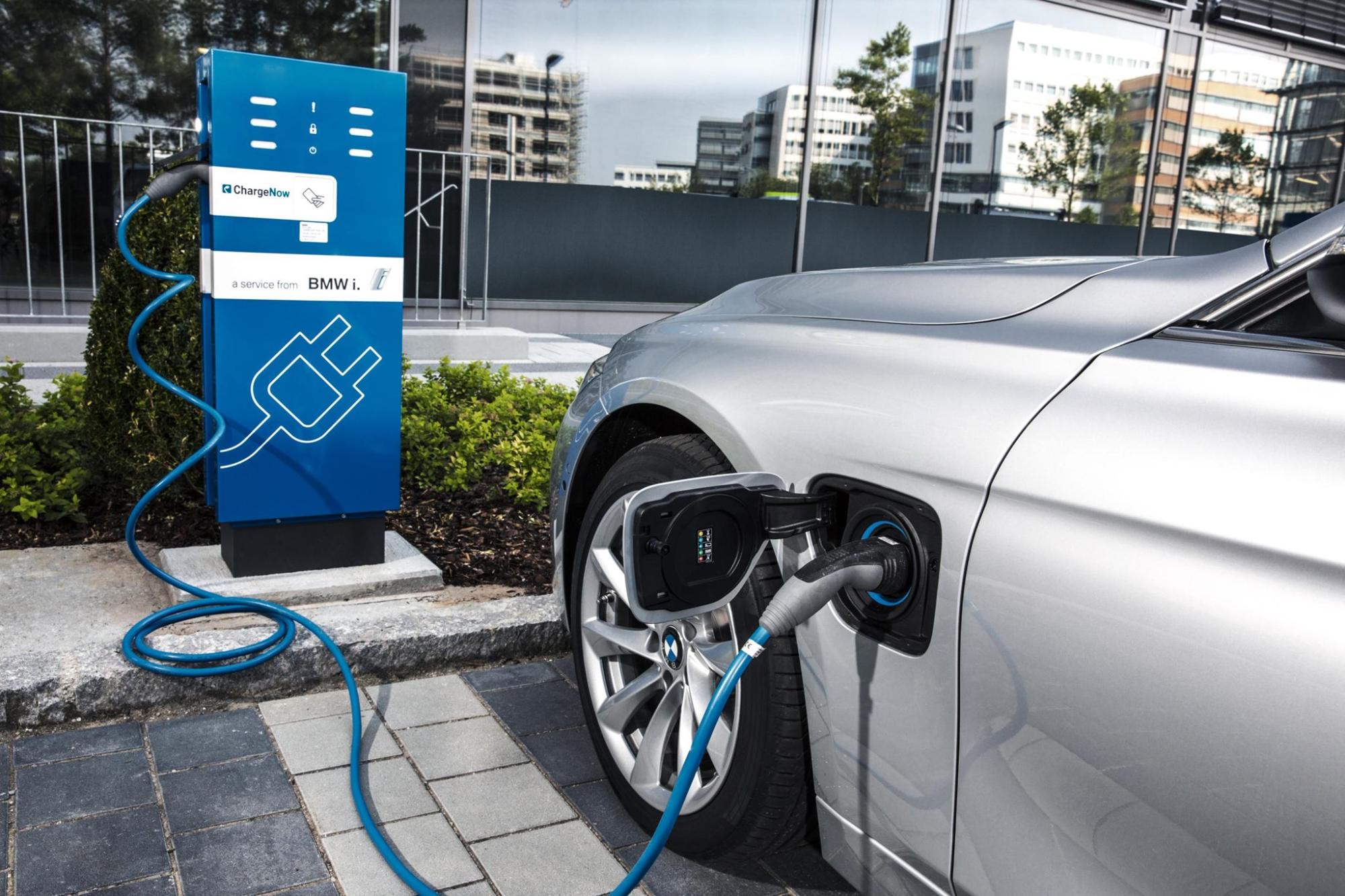 Τα plug-in υβριδικά δεν είναι τόσο «πράσινα» όσο φαίνονται